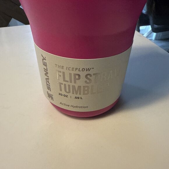 Stanley 20 oz Stainless Steel Ice Flow Flip Straw Tumbler Vivid Violet New - Picture 2 of 7